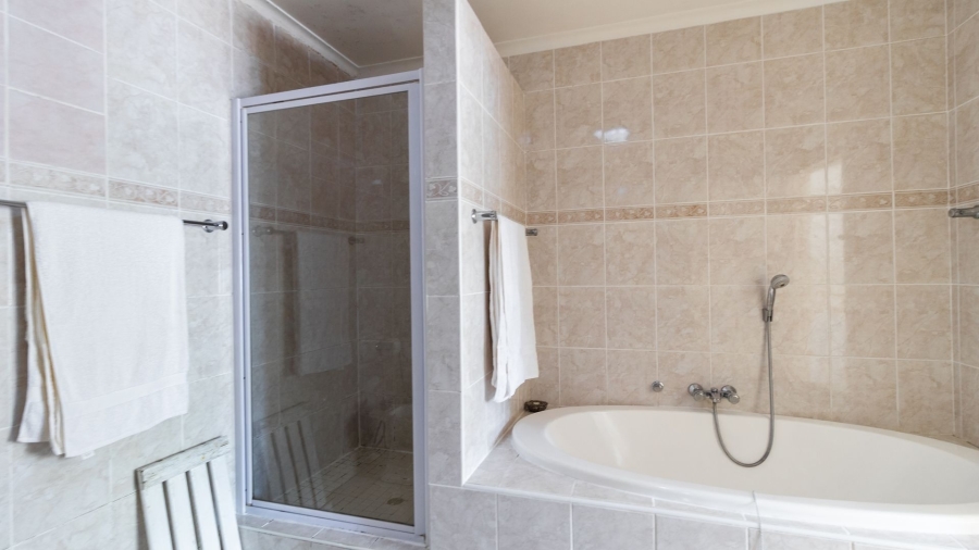 8 Bedroom Property for Sale in Country Club Western Cape